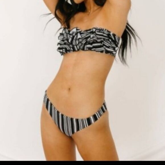 AMUSE SOCIETY Iris Bandeau top cheeky bottom Sz L - Picture 3 of 9